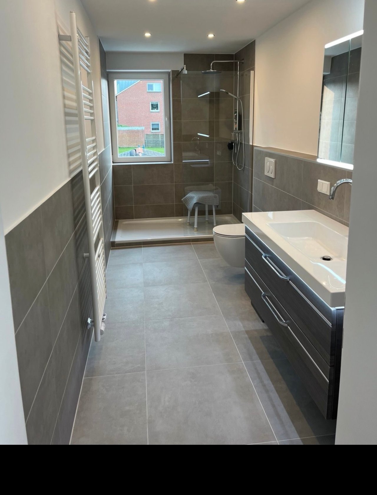 Umgesetzte Badsanierung – freistehende Badewanne